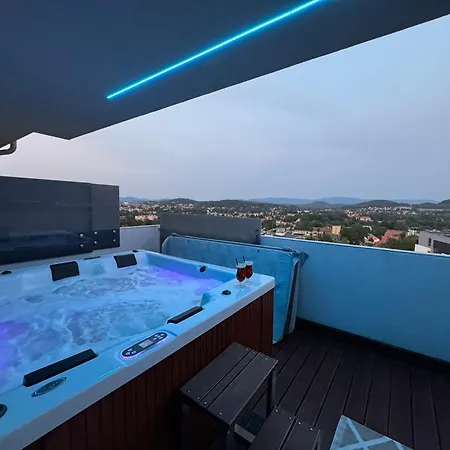 Oh Deer Apartament Jacuzzi דירה *