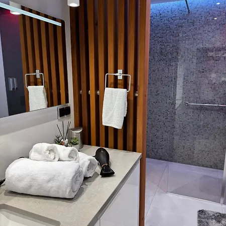 Oh Deer Apartament Jacuzzi דירה